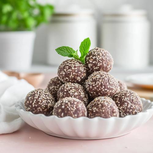 Mint Chocolate Bliss Balls – A Festive and Tasty Treat!