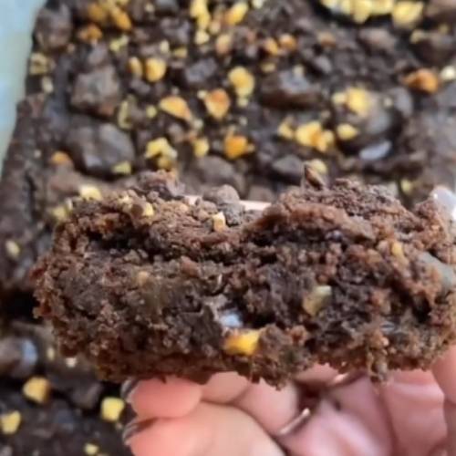 Peanut Butter Brownies: A Gooey, Chocolatey Delight!